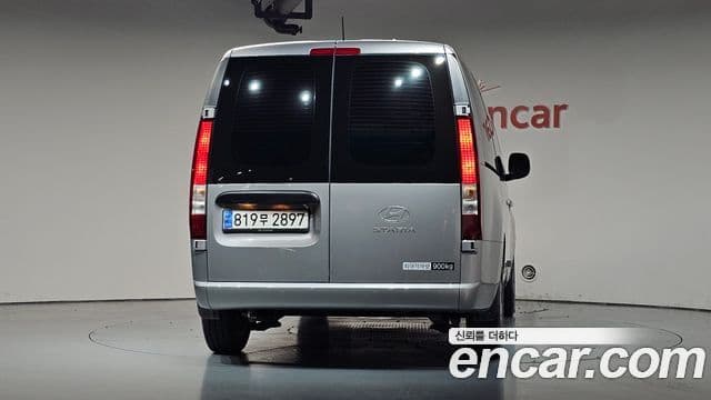 Staria Cargo 3 locuri