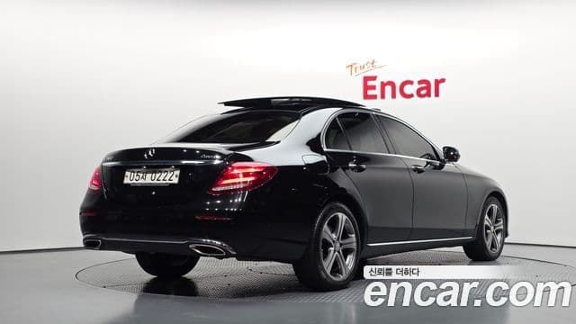 Clasa E E300 4MATIC Avantgarde