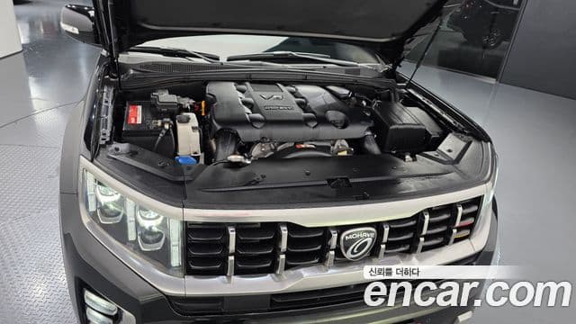 Mohave The Master Motorină 3.0 4WD 6 locuri