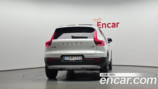 XC40 B4 Ultimate Bright