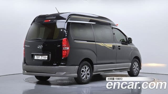 Grand Starex 4WD Limousine