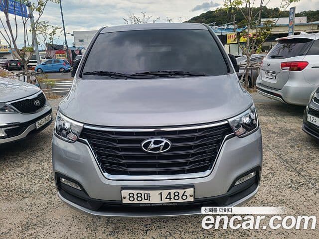 Grand Starex Van 5 locuri
