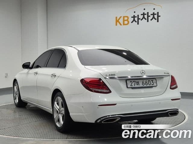 Clasa E E200 Avantgarde