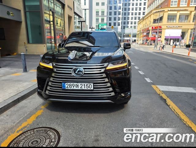 LX 4 700h Luxury