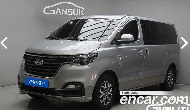 Grand Starex Urban 9 locuri