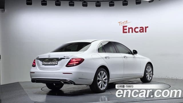 Clasa E E300 4MATIC Exclusive