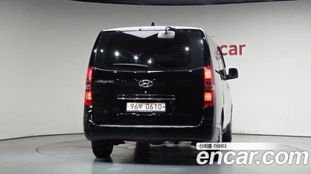 Grand Starex Van 5 locuri