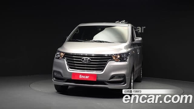 Grand Starex Van 3 locuri