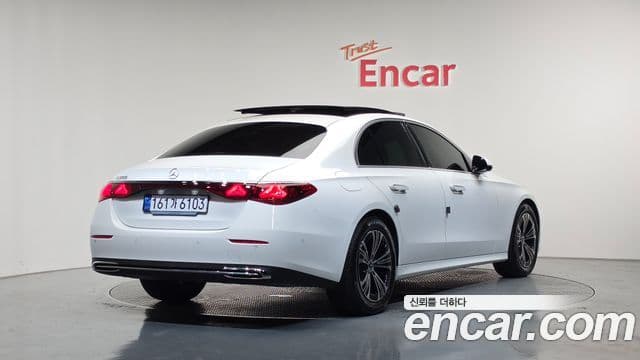 Clasa E E200 Avantgarde