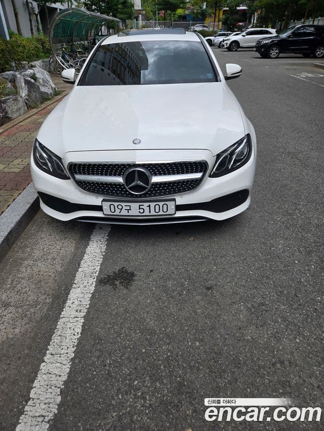 Clasa E E200 Avantgarde