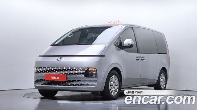 Staria Tourer 9 locuri