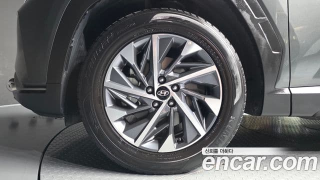 (NX4) Premium 2WD