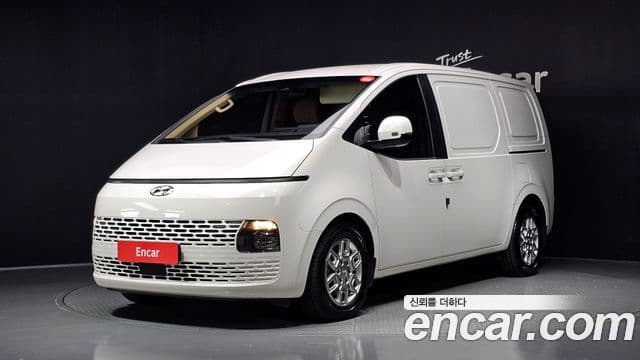 Staria Cargo 3 locuri