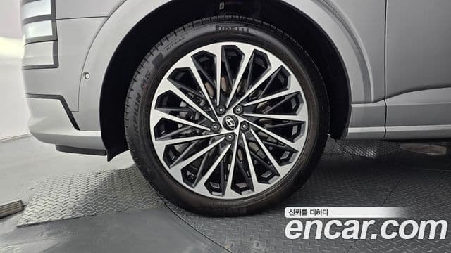 (LX3) Benzină 2.5T 4WD 7 locuri