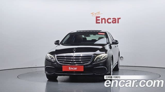 Clasa E E300 4MATIC Exclusive Standard