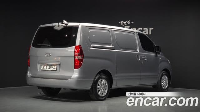 Grand Starex 3 locuri Van