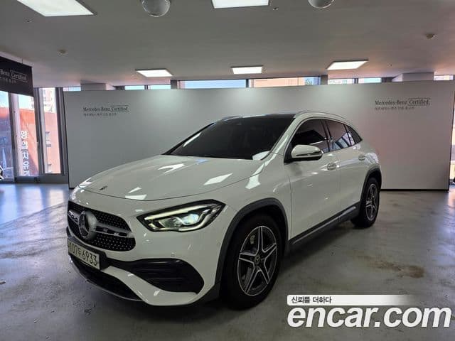GLA- GLA250 4MATIC