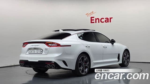 Stinger 3.3 Turbo AWD