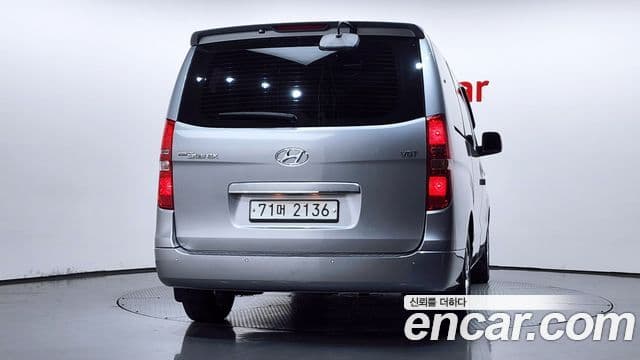 Grand Starex Wagon 11 locuri