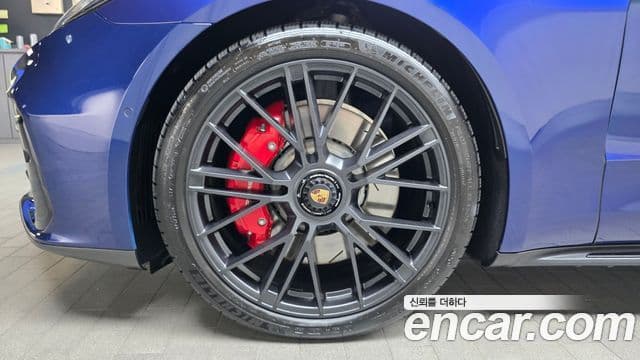 (976) 4.0 GTS