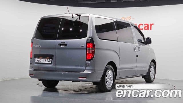 Grand Starex Van 5 locuri