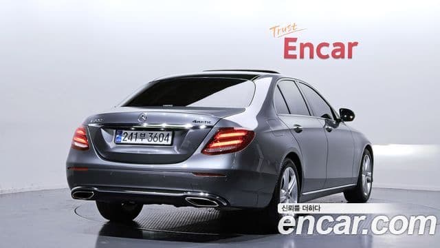 Clasa E E200 Avantgarde