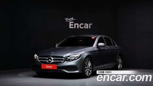 Clasa E E300 4MATIC Avantgarde