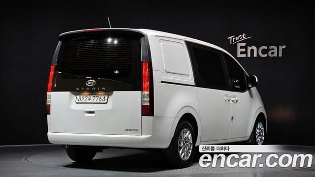 Staria Cargo 5 locuri
