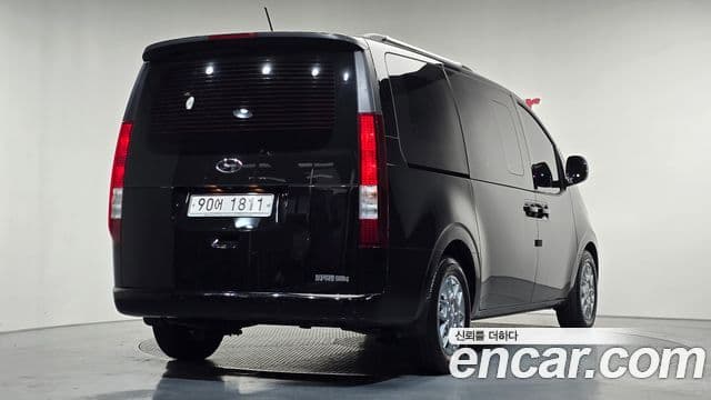 Staria Cargo 5 locuri