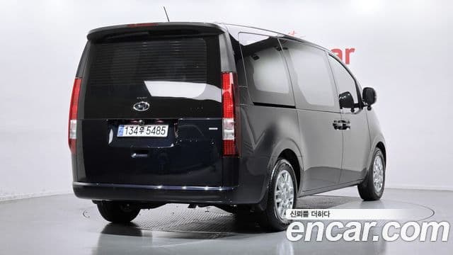 Staria 4WD Tourer 9 locuri