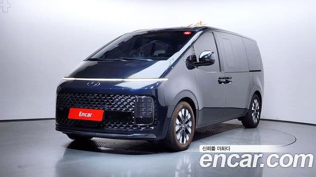 Staria 4WD Lounge 7 locuri