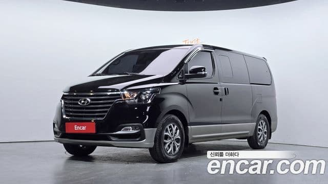Grand Starex Urban 9 locuri