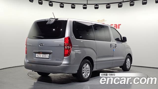 Grand Starex 5 locuri Van