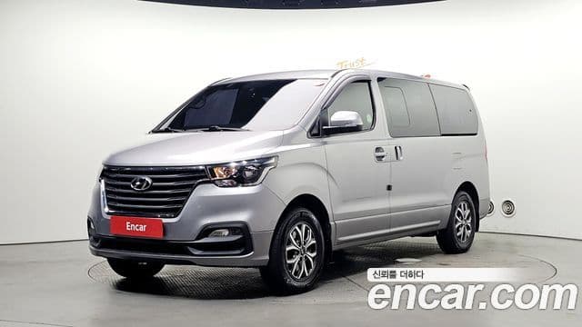 Grand Starex 4WD Urban 9 locuri