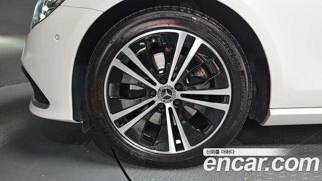 Clasa E E250 Avantgarde