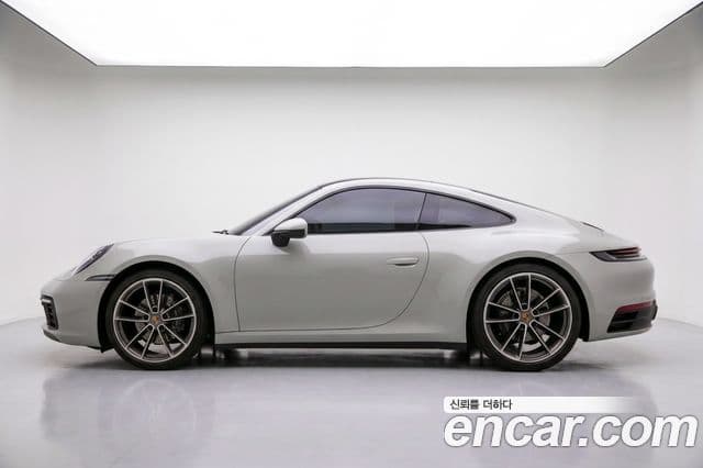 911 (992) Carrera