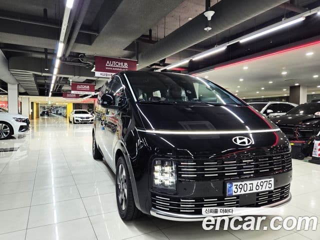 Staria L3.5 Lounge 7 locuri