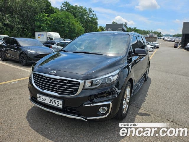 Carnival 7 locuri Limousine