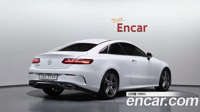 Clasa E E220d Coupé
