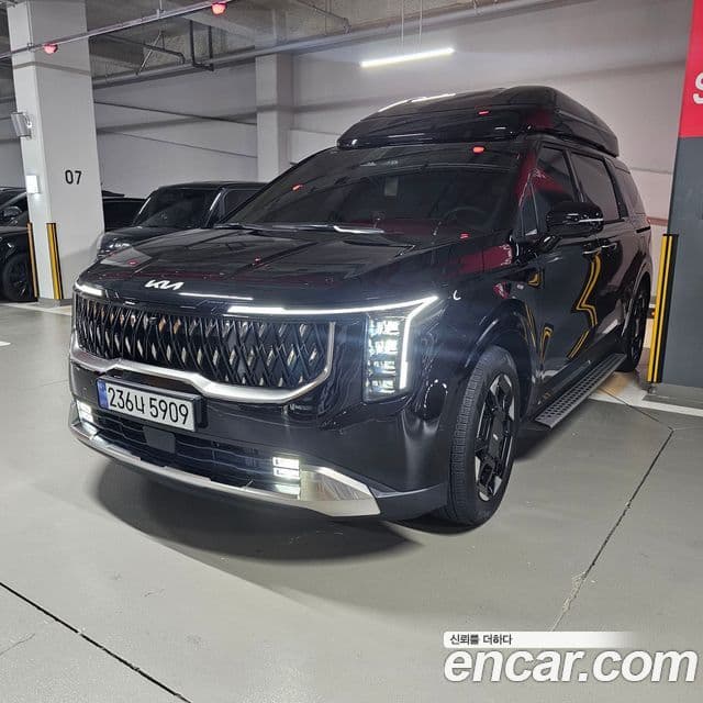 Carnival HEV 9 locuri Hi-Limousine
