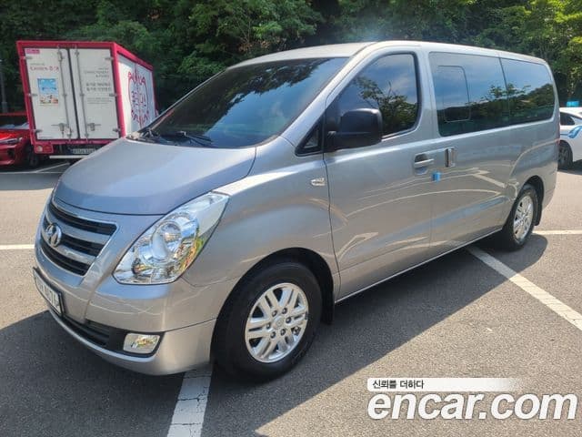 Grand Starex 11 locuri Wagon