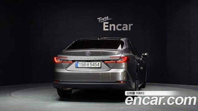 2.5 XLE Premium Hybrid