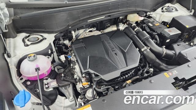 (LX3) Benzină 2.5T 2WD 9 locuri