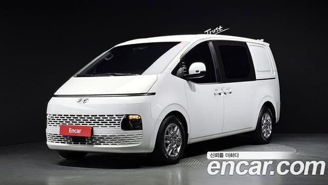 Staria Cargo 5 locuri