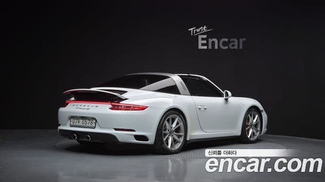 911 4S