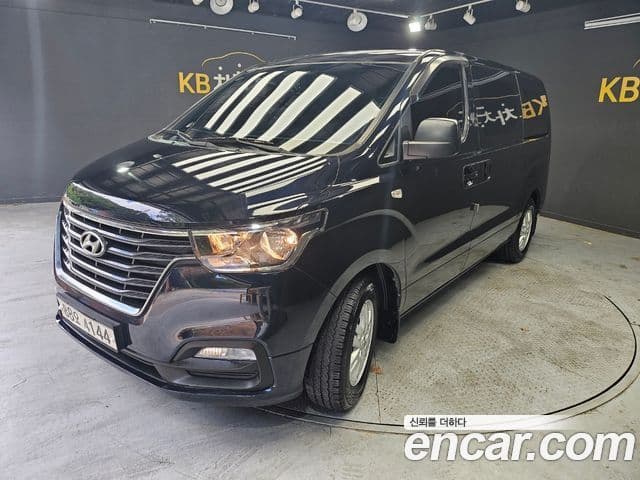 Grand Starex Van 3 locuri