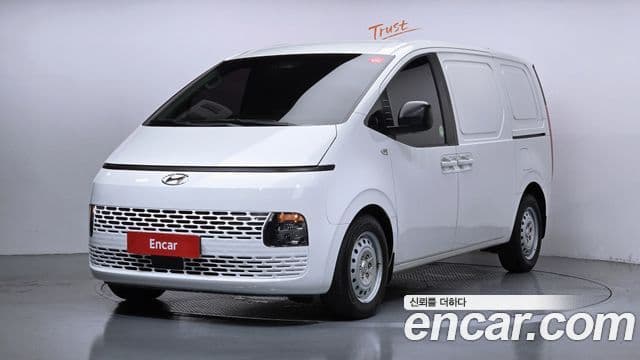 Staria Cargo 3 locuri