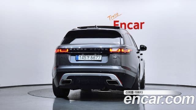 Range Rover Velar 3.0 D300 R-Dynamic SE