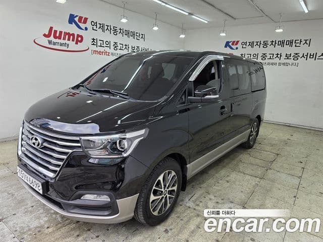Grand Starex Urban 9 locuri