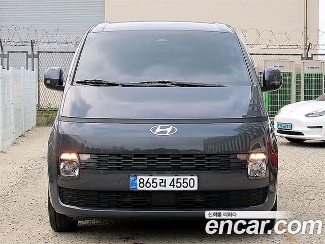 Staria L3.5 Cargo 5 locuri